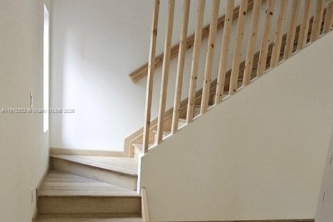 Touwnhouse à vendre à Florida City, Floride: 4 chambres, 124.02 m2 № 1966831 - photo 4