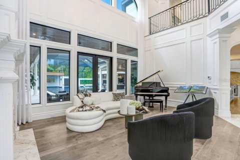 Casa en venta en Tampa, Florida, 6 dormitorios, 604.61 m2 № 1555244 - foto 4