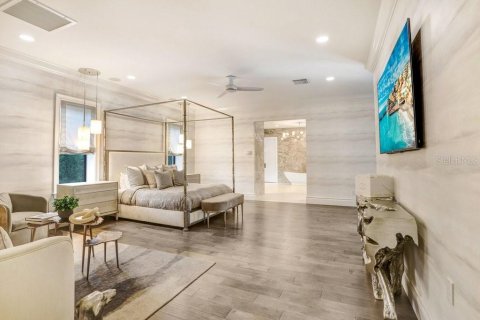 Casa en venta en Tampa, Florida, 6 dormitorios, 604.61 m2 № 1555244 - foto 20