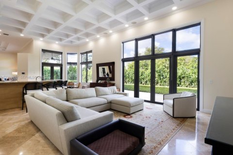 Villa ou maison à vendre à Miami, Floride: 4 chambres, 327.48 m2 № 2043025 - photo 15