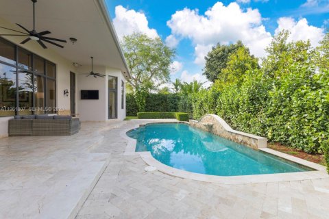 Villa ou maison à vendre à Miami, Floride: 4 chambres, 327.48 m2 № 2043025 - photo 17