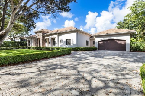 Villa ou maison à vendre à Miami, Floride: 4 chambres, 327.48 m2 № 2043025 - photo 2