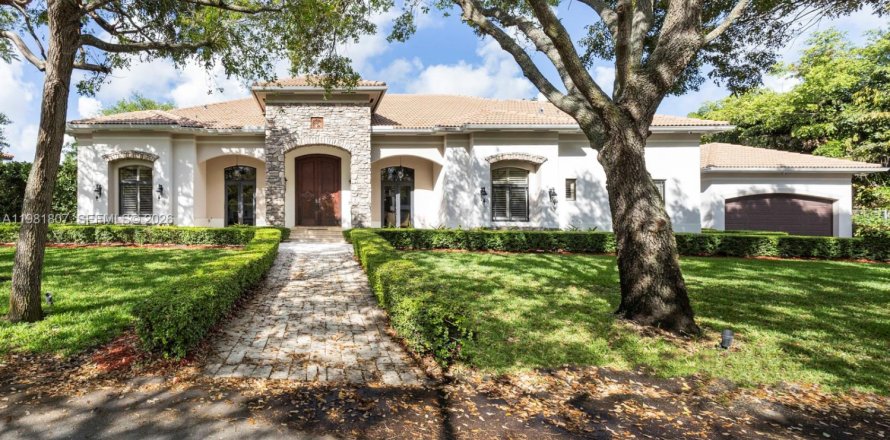 Villa ou maison à Miami, Floride 4 chambres, 327.48 m2 № 2043025