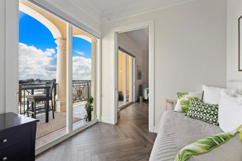 Condominio en alquiler en Sarasota, Florida, 2 dormitorios, 89.19 m2 № 1743463 - foto 14