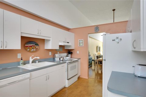 Townhouse in Holmes Beach, Florida 3 bedrooms, 122.63 sq.m. № 2430470 - photo 3