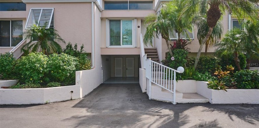 Townhouse in Holmes Beach, Florida 3 bedrooms, 122.63 sq.m. № 2430470