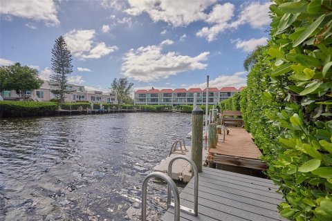 Townhouse in Holmes Beach, Florida 3 bedrooms, 122.63 sq.m. № 2430470 - photo 28