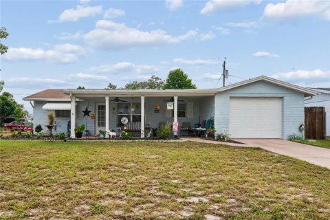 House in Port Richey, Florida 3 bedrooms, 118.08 sq.m. № 2316541