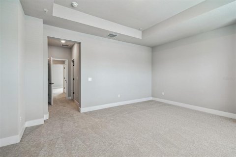 Townhouse in Saint Petersburg, Florida 3 bedrooms, 181.35 sq.m. № 1831749 - photo 22