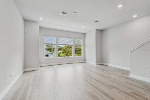 Adosado en venta en Saint Petersburg, Florida, 3 dormitorios, 181.35 m2 № 1831749 - foto 17
