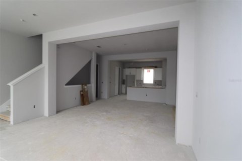 Townhouse in Saint Petersburg, Florida 3 bedrooms, 181.35 sq.m. № 1831749 - photo 8