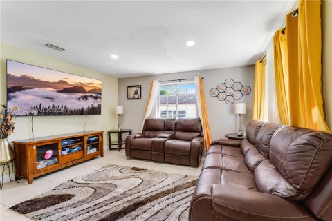 Купить виллу или дом в Майами, Флорида 3 спальни, 128.86м2, № 2087142 - фото 7