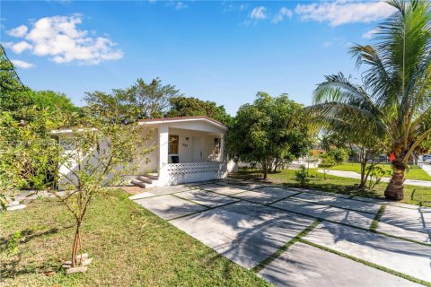 Купить виллу или дом в Майами, Флорида 3 спальни, 128.86м2, № 2087142 - фото 19