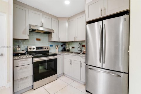 Купить виллу или дом в Майами, Флорида 3 спальни, 128.86м2, № 2087142 - фото 10