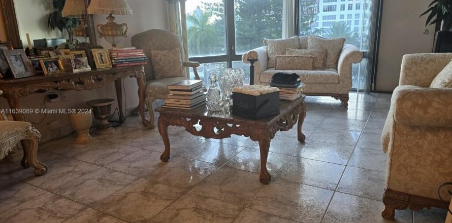 Condo à Aventura, Floride, 2 chambres  № 1979755