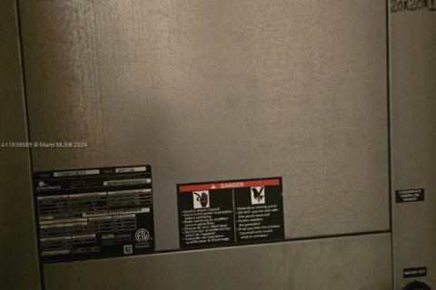 Copropriété à vendre à Aventura, Floride: 2 chambres, 101.82 m2 № 1979755 - photo 26
