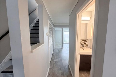 Condo in Sanford, Florida, 2 bedrooms № 2227386 - photo 13