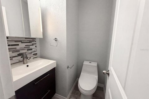 Condo in Sanford, Florida, 2 bedrooms № 2227386 - photo 15