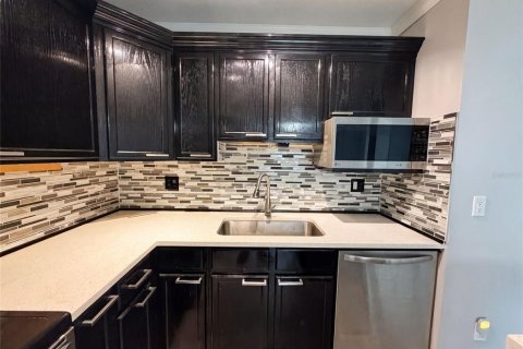 Condo in Sanford, Florida, 2 bedrooms № 2227386 - photo 18