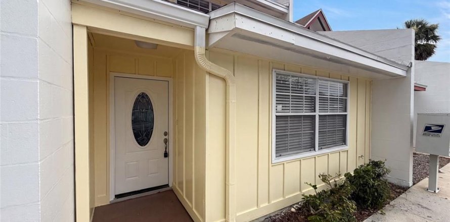 Condo in Sanford, Florida, 2 bedrooms № 2227386