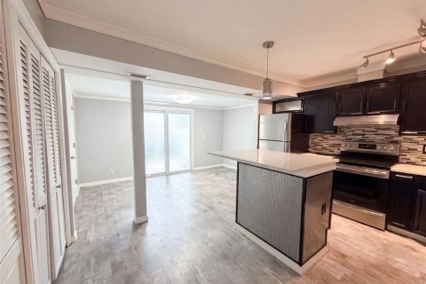Condo in Sanford, Florida, 2 bedrooms № 2227386 - photo 6
