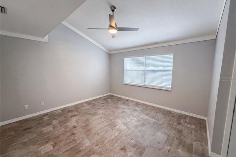 Condo in Sanford, Florida, 2 bedrooms № 2227386 - photo 4