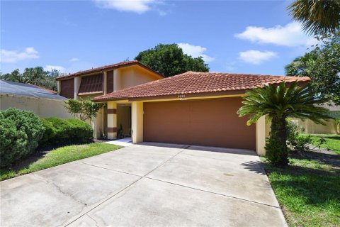 Condominio en venta en Orlando, Florida, 3 dormitorios, 173.91 m2 № 2231521 - foto 2