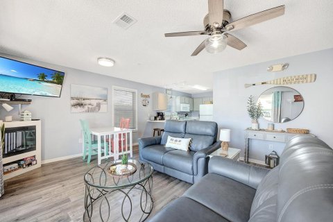 Condo in Destin, Florida, 2 bedrooms  № 590266 - photo 1