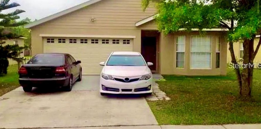 House in Orlando, Florida 3 bedrooms, 108.7 sq.m. № 2123336