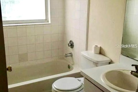 House in Orlando, Florida 3 bedrooms, 108.7 sq.m. № 2123336 - photo 6