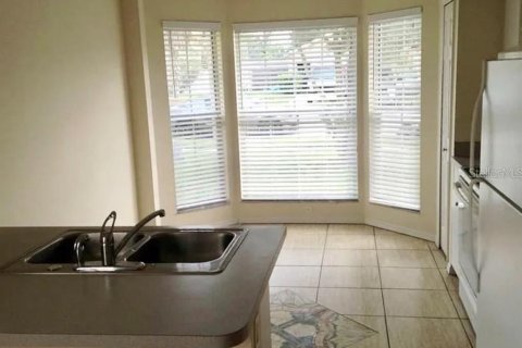 House in Orlando, Florida 3 bedrooms, 108.7 sq.m. № 2123336 - photo 3