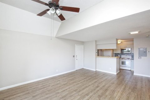 Condominio en venta en Altamonte Springs, Florida, 1 dormitorio, 59.83 m2 № 1770136 - foto 6