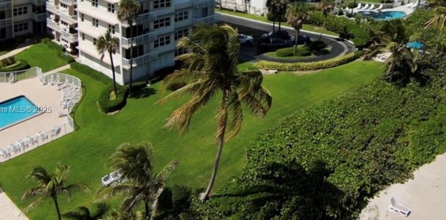 Condo à Hillsboro Beach, Floride, 2 chambres № 1875007