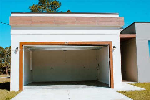 House in Lehigh Acres, Florida 3 bedrooms, 123.65 sq.m. № 1859756 - photo 3