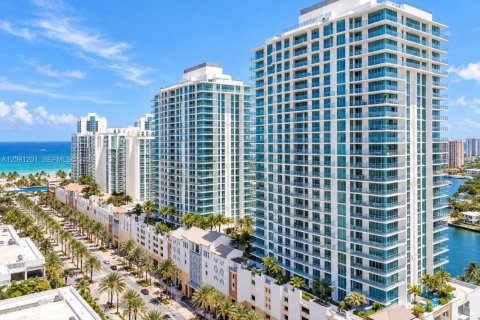 Condo à Sunny Isles Beach, Floride, 3 chambres  № 2390179