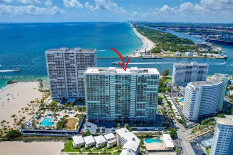 Купить кондоминиум в Форт-Лодердейл, Флорида 2 спальни, 140.56м2, № 1939411 - фото 24