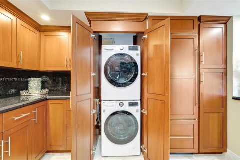 Купить кондоминиум в Форт-Лодердейл, Флорида 2 спальни, 140.56м2, № 1939411 - фото 14