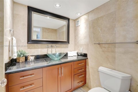 Купить кондоминиум в Форт-Лодердейл, Флорида 2 спальни, 140.56м2, № 1939411 - фото 18