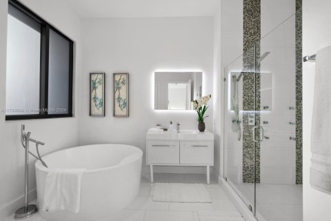 Villa ou maison à vendre à North Miami, Floride: 6 chambres, 447.6 m2 № 2047998 - photo 29