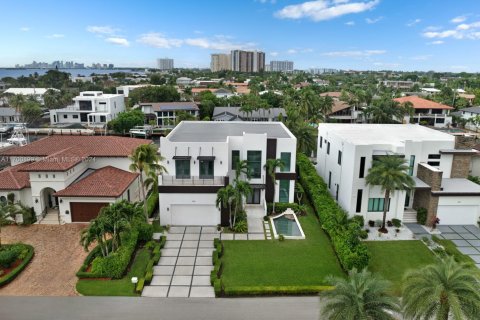 Villa ou maison à vendre à North Miami, Floride: 6 chambres, 447.6 m2 № 2047998 - photo 20