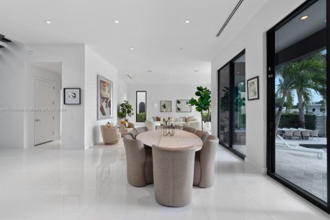 Villa ou maison à vendre à North Miami, Floride: 6 chambres, 447.6 m2 № 2047998 - photo 8