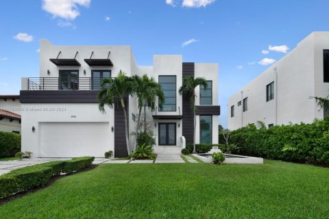 Villa ou maison à vendre à North Miami, Floride: 6 chambres, 447.6 m2 № 2047998 - photo 3