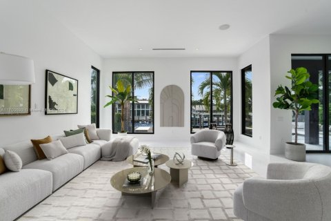 Villa ou maison à vendre à North Miami, Floride: 6 chambres, 447.6 m2 № 2047998 - photo 4