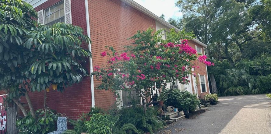 Adosado en Tampa, Florida 2 dormitorios, 88.26 m2 № 1373743