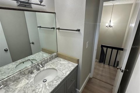 Townhouse in Tampa, Florida 2 bedrooms, 88.26 sq.m. № 1373743 - photo 12