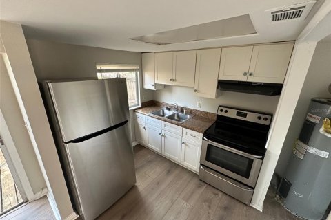 Townhouse in Tampa, Florida 2 bedrooms, 88.26 sq.m. № 1373743 - photo 6