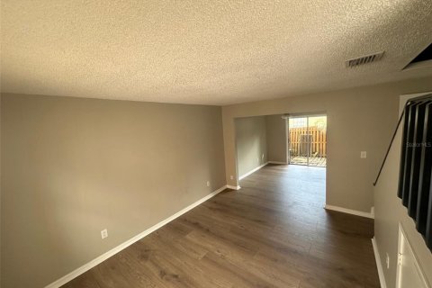Townhouse in Tampa, Florida 2 bedrooms, 88.26 sq.m. № 1373743 - photo 2