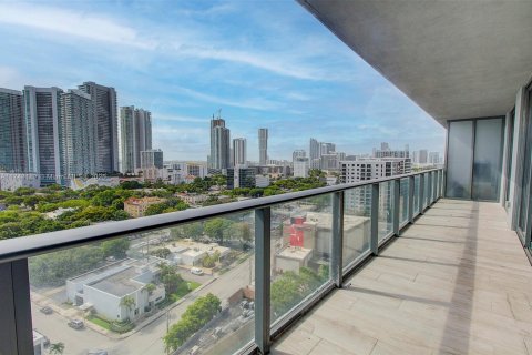 Condo in Miami, Florida, 2 bedrooms  № 1713326 - photo 13