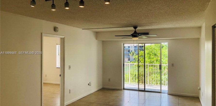 Condo in Cutler Bay, Florida, 2 bedrooms  № 2060708