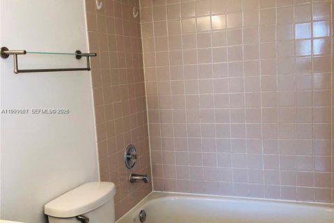 Condo in Cutler Bay, Florida, 2 bedrooms  № 2060708 - photo 13